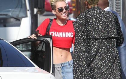 Miley Cyrus' Sexy Midriff Action