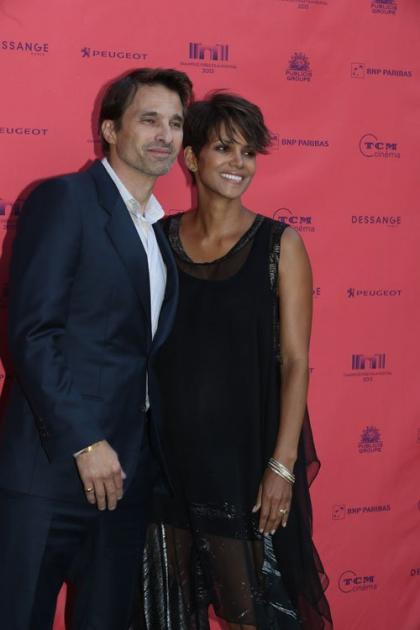 Halle Berry and Olivier Martinez: Champs Elysees Lovers