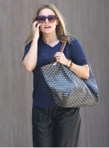 Kristen Bell Running Errands In Los Angeles