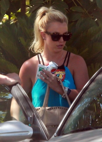 Britney Spears Meaty Legs Out With Boyfriend Dan Lucado in LA