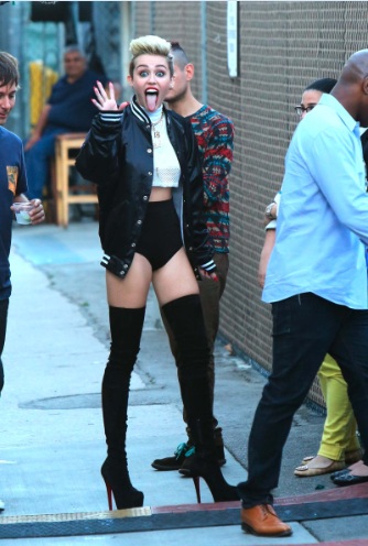 Miley Cyrus Shows Off 2 Sexy Outfits On Jimmy Kimmel Show