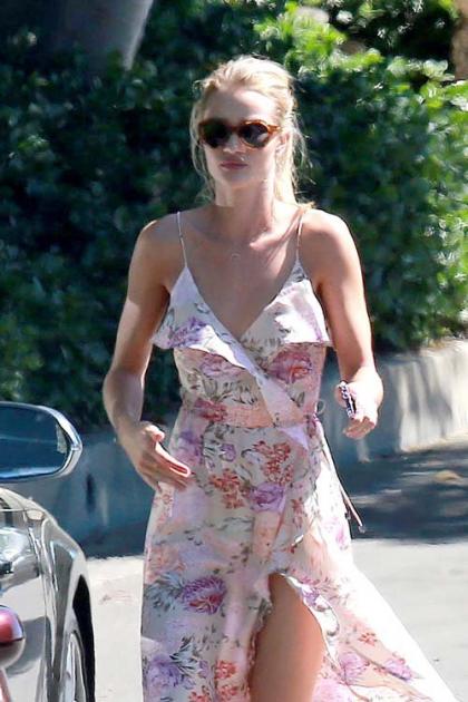 Rosie Huntington-Whiteley: Fabulous in Floral