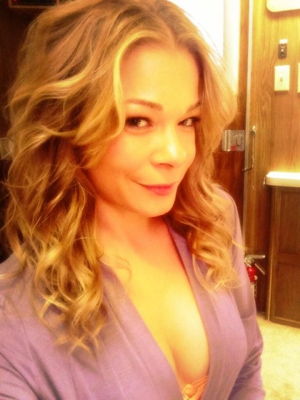 LeAnn Rimes claims she was bullied in junior high, a girl 'tried to kill her'