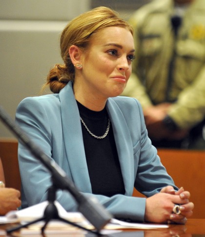 Lindsay Lohan spent her 27th b-day in rehab, eating ice cream cake with her lawyer
