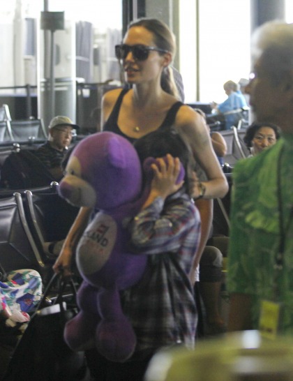 Angelina Jolie arrives in Hawaii, where she?ll spend the 2 months filming 'Unbroken'