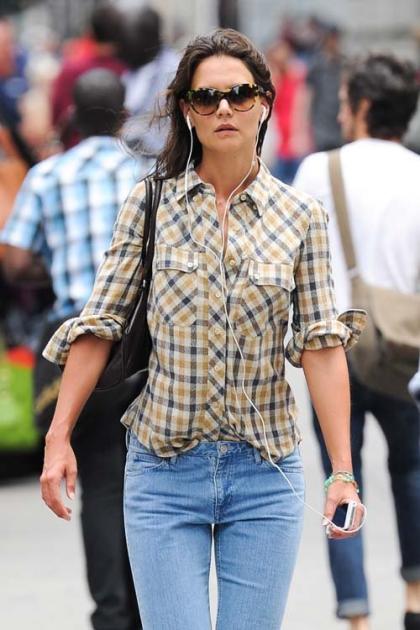 Katie Holmes: Casual Stroll in the Big Apple