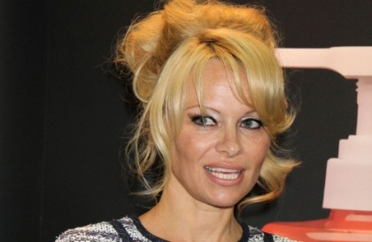 Pamela Anderson Is Good at Make-up