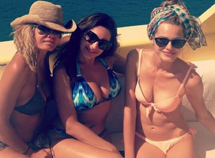 Kelly Brook Likes To Show Off In A Bikini On Instagram