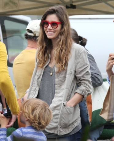 Jessica Biel Booty Shopping at the Farmers Market in Studio City
