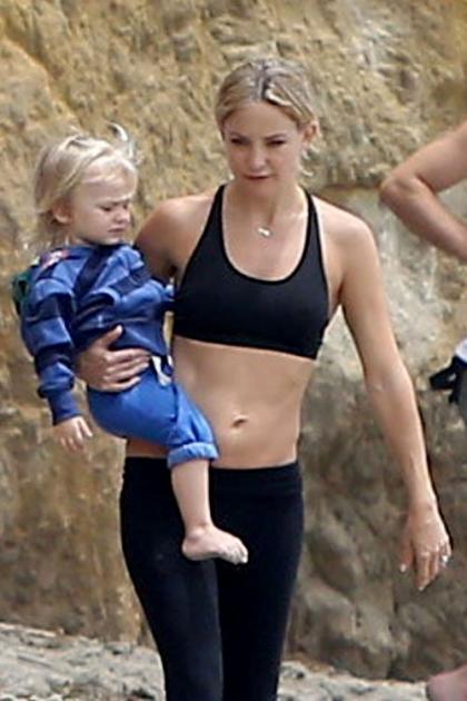 Kate Hudson Shows Off Toned Tummy and Baby Bingham