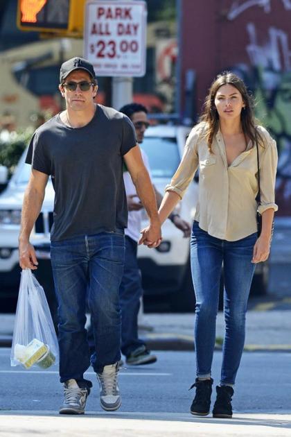 Jake Gyllenhaal and Alyssa Miller's Touchy TriBeCa Stroll