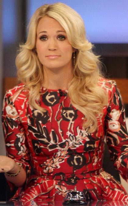Carrie Underwood Co-Hosts 'Good Morning America'