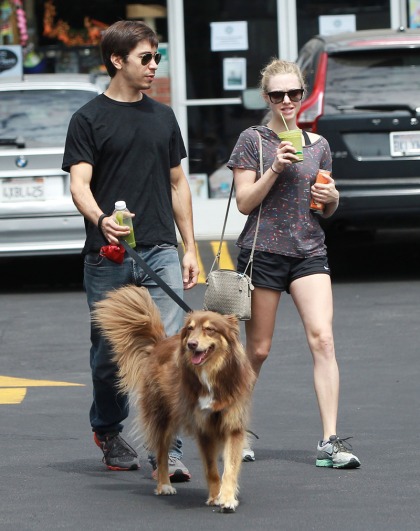 Amanda Seyfried & Justin Long go on a date with Finn  the dog: amazing?