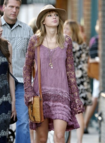 Taylor Swift Hanging Out Shopping in West Hollywood