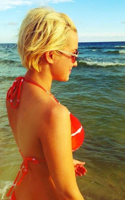 Kellie Pickler: Simply Gorgeous on the Beach!