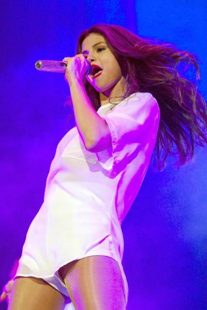 Selena Gomez Sings in Spain; Releases Clothing Line Ad - Watch Here!