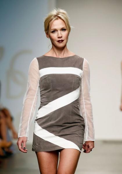 Jennie Garth Chats Fashion at the Intrepid by AOC Runway Show