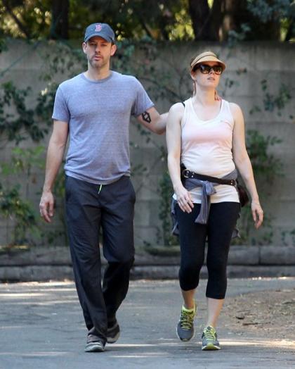 Amy Adams: Couples Hike with her Man