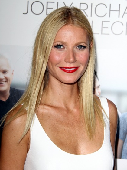 Gwyneth Paltrow supports ObamaCare: 'Healthcare is the right of everyone'