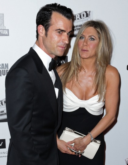 Jennifer Aniston & Justin Theroux to 'live separately,' bicoastal for six months'