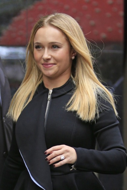 Hayden Panettiere is engaged to Wladimir Klitschko, shows off ring: gorgeous or gaudy?
