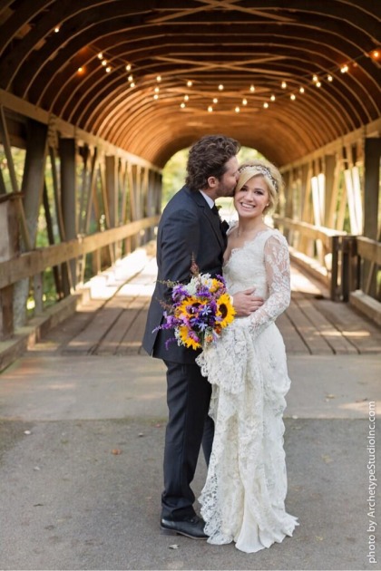 Kelly Clarkson wore Temperley London for her Southern wedding: gorgeous?