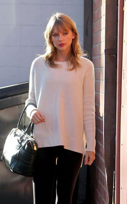 Taylor Swift's Comfy LA Stroll 