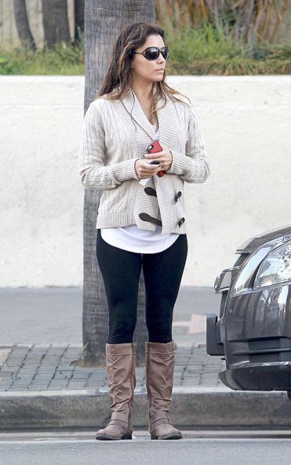 Eva Longoria Grabs an Early Morning Pick-up in Beverly Hills
