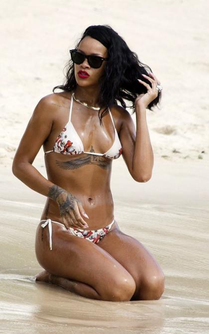 Rihanna: Tini-Bikini in Barbados