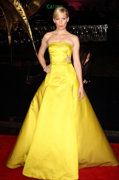 Fashion Fail:  Elizabeth Banks' Yellow Fever and Other News