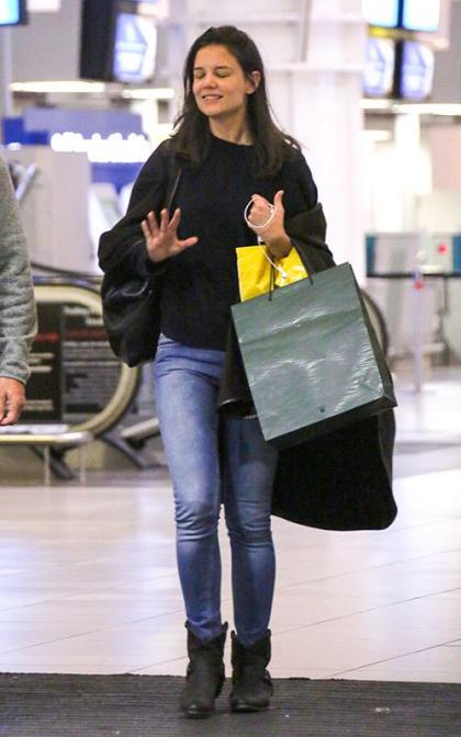 Katie Holmes Jets Out of Cape Town