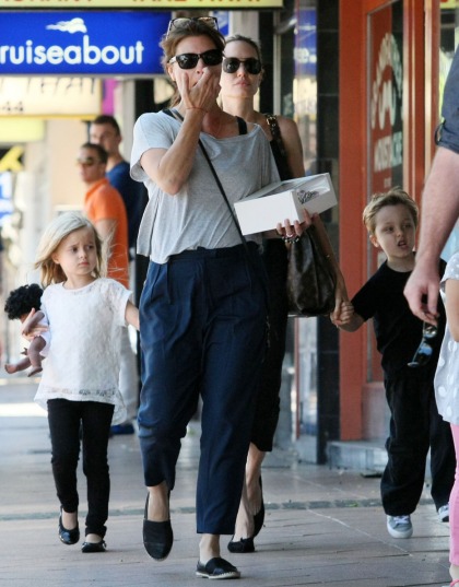 Angelina Jolie takes Vivienne & Knox out to eat in Sydney: lovely & cute?