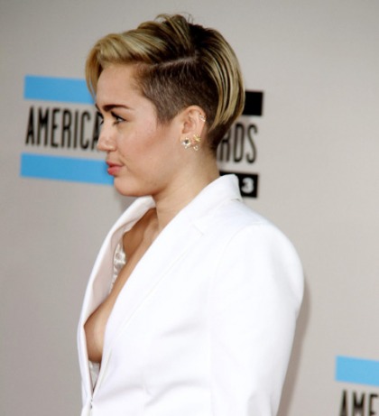 Miley Cyrus Sideboob at the AMAs