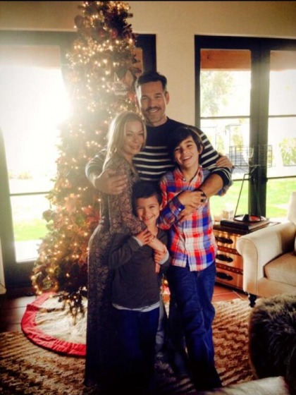 LeAnn Rimes tweets photos of Eddie & her stepsons for Thanksgiving