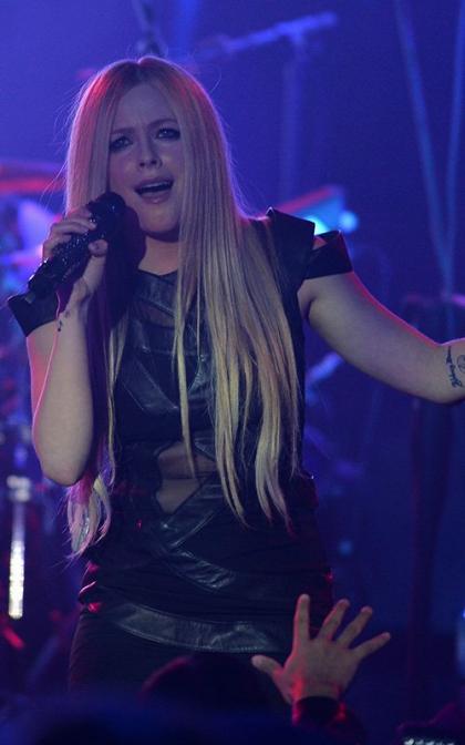 Avril Lavigne Live Streams her Show from NYC