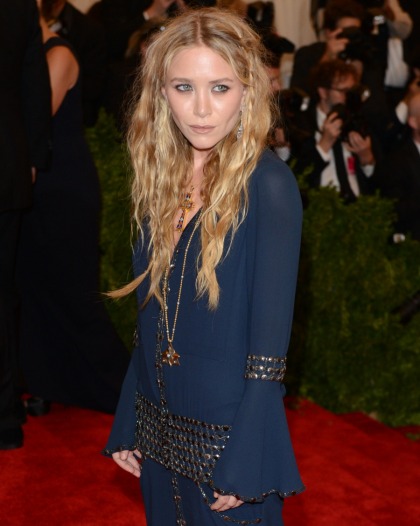 Mary-Kate Olsen went shopping for engagement rings without Olivier Sarkozy?