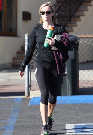 Reese Witherspoon Fantastic Booty in Tights at a Gym in Brentwood