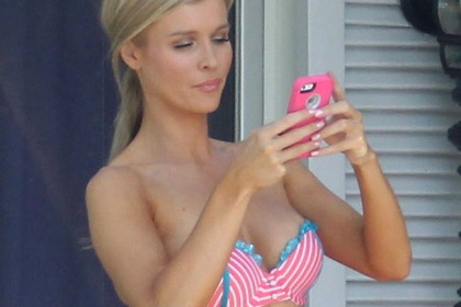 Joanna Krupa Does A Bikini Good!