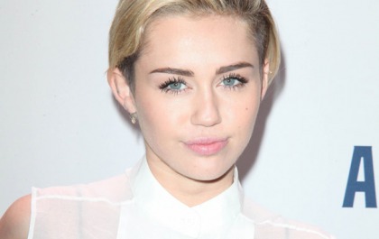 Miley Cyrus' Thigh Gap Is An Early Christmas Present!