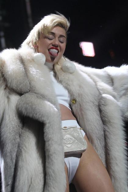 Miley Cyrus Rocks Hot 99.5's Jingle Ball
