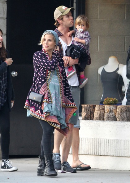 Elsa Pataky & Chris Hemsworth step out with India Rose in LA: super-cute?