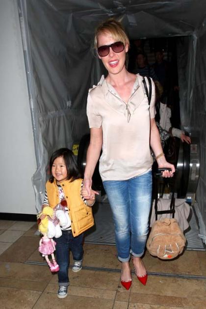 Katherine Heigl and Naleigh Take Flight at LAX