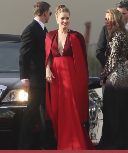 Amy Adams attempts a retro look in Valentino at the Globes: budget or hot?