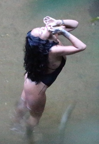Rihanna Awesome Body In Swimsuit In Rio de Janeiro