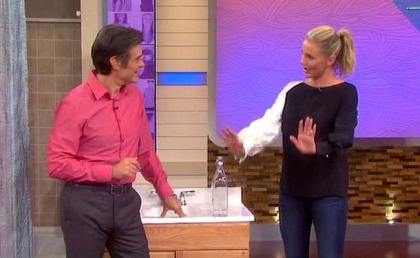 Cameron Diaz & Dr Oz fangirl over poop practices: TMI or cute?
