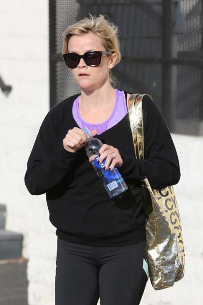 Reese Witherspoon Hits the Gym in Brentwood