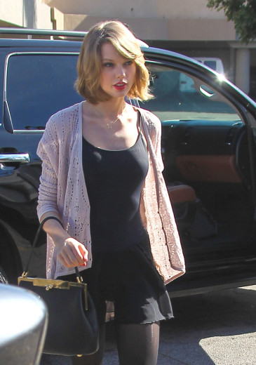 In Case You Wanted to See More of Taylor Swift's Hair