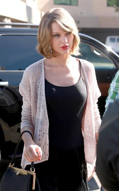 Taylor Swift Continues to Show Off Darling New Haircut