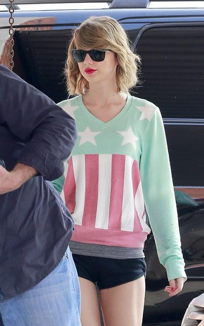 Taylor Swift Gets Patriotic for Workout 