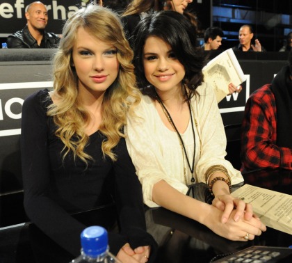 Taylor Swift broke up with Selena Gomez after Selena got back with Biebs